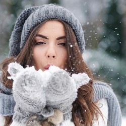 Как да се обличаме топло и красиво през зимата